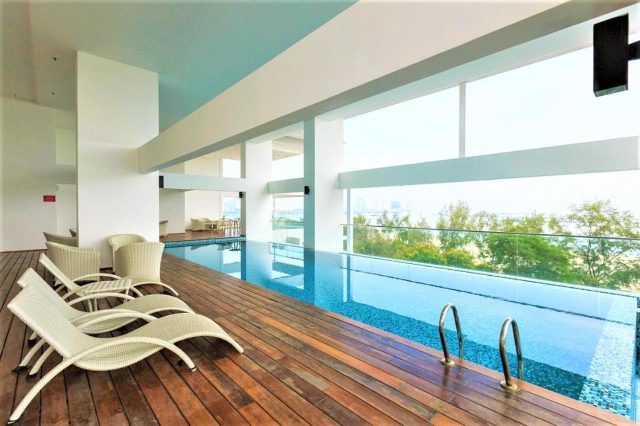 Sunrise Gurney Premium Executive City/Seafront Suite - Penang Τζωρτζ Τάουν Εξωτερικό φωτογραφία